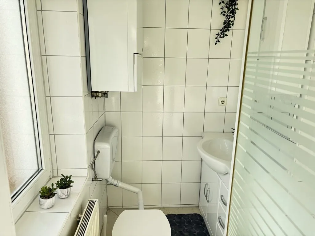 Immobilienangebot - Krefeld / Uerdingen - Alle - Reserviert: Möblierte Wohnung für befristetes Wohnen (6–18 Monate) | ruhig & unkompliziert