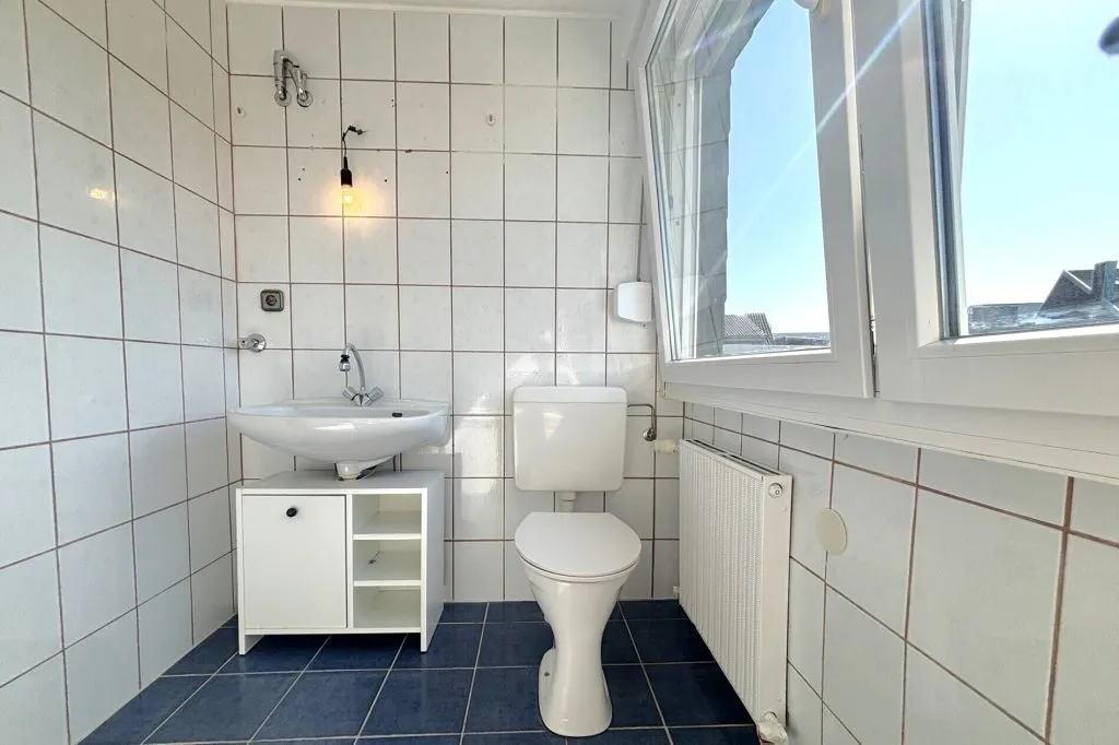 Immobilienangebot - Krefeld - Alle - Renoviertes WG-Zimmer mit EBK in Krefeld Uerdingen