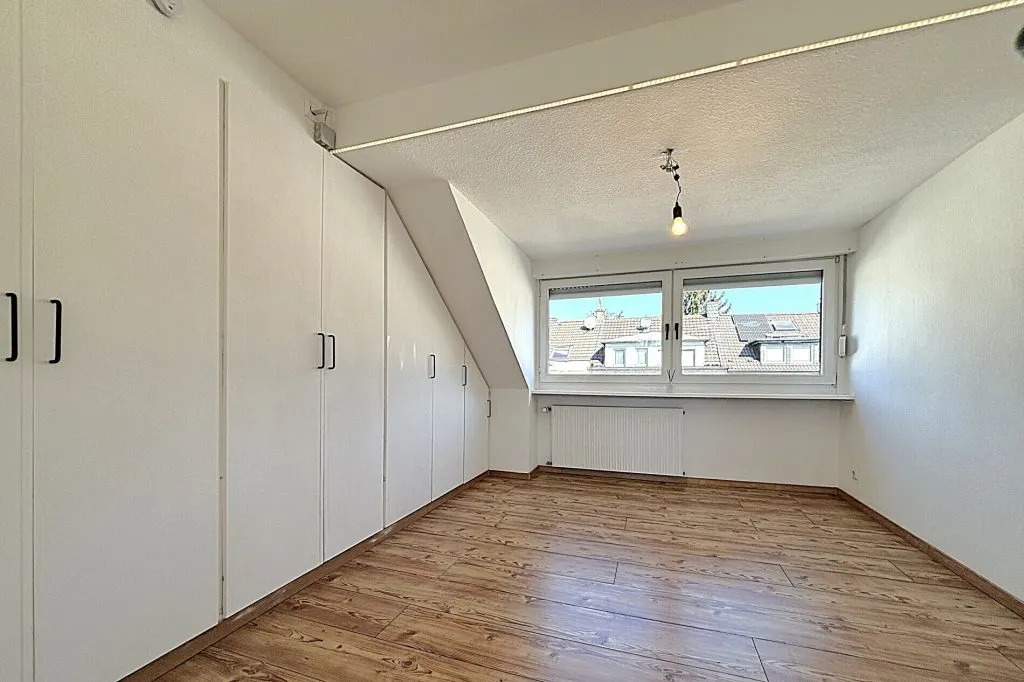 Immobilienangebot - Krefeld - Alle - Renoviertes WG-Zimmer mit EBK in Krefeld Uerdingen