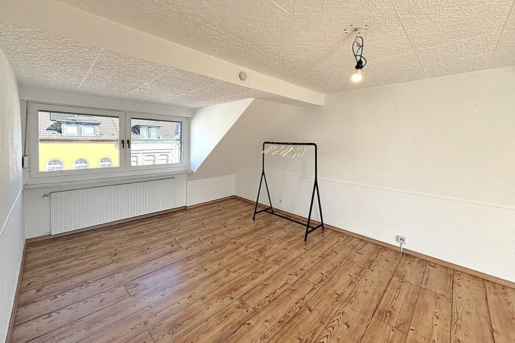 Immobilienangebot - Krefeld - Alle - Großzügiges WG-Zimmer mit eigenem Balkon und EBK in Krefeld Uerdingen