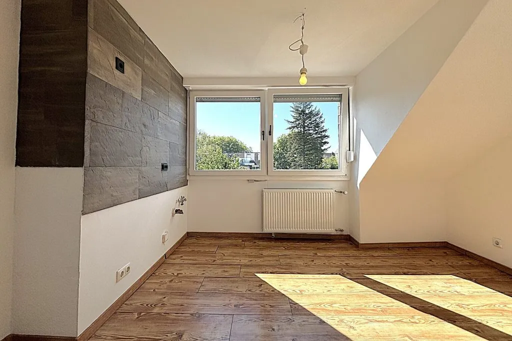 Immobilienangebot - Krefeld - Alle - Großzügiges WG-Zimmer mit eigenem Balkon und EBK in Krefeld Uerdingen