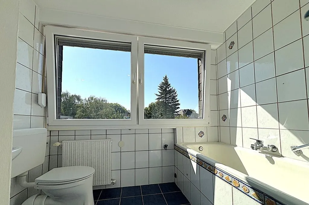 Immobilienangebot - Krefeld - Alle - Großzügiges WG-Zimmer mit eigenem Balkon und EBK in Krefeld Uerdingen